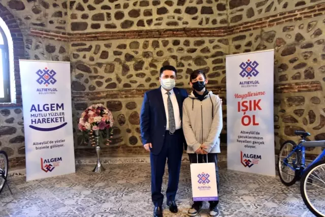 Altıeylül Belediyesi hayallere ışık oluyor Altıeylül Belediyesi hayallere ışık oluyor