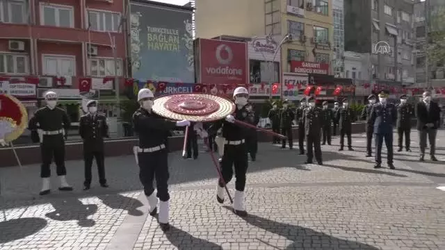 BALIKESİR - Atatürk'ün Edremit ve Ayvalık'a gelişinin 87. yılı törenlerle kutlandı (2) BALIKESİR - Atatürk'ün Edremit ve Ayvalık'a gelişinin 87. yılı törenlerle kutlandı (2)