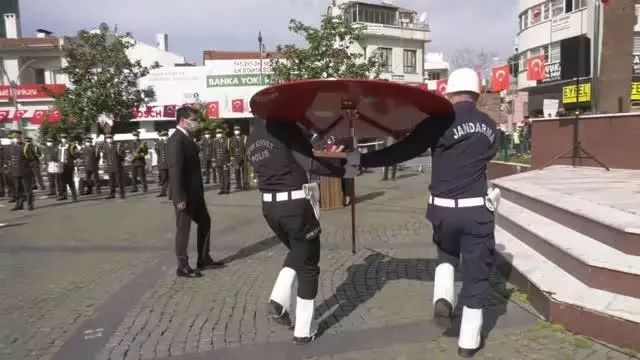 BALIKESİR - Atatürk'ün Edremit ve Ayvalık'a gelişinin 87. yılı törenlerle kutlandı (2) BALIKESİR - Atatürk'ün Edremit ve Ayvalık'a gelişinin 87. yılı törenlerle kutlandı (2)