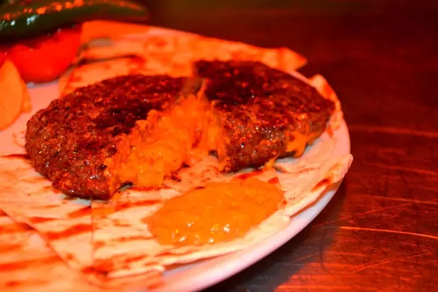 Balıkesir'in yöresel lezzetleri steakhouse kültürü ile buluştu Balıkesir'in yöresel lezzetleri steakhouse kültürü ile buluştu