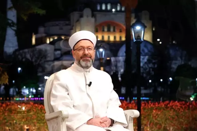 Başkan Erbaş: 'Diyanet İşleri Başkanlığı olarak çok güzel bir çalışma yaptık. 5 ciltlik konulu tefsir hazırladık' Başkan Erbaş: 'Diyanet İşleri Başkanlığı olarak çok güzel bir çalışma yaptık. 5 ciltlik konulu tefsir hazırladık'