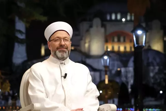 Başkan Erbaş: 'Diyanet İşleri Başkanlığı olarak çok güzel bir çalışma yaptık. 5 ciltlik konulu tefsir hazırladık' Başkan Erbaş: 'Diyanet İşleri Başkanlığı olarak çok güzel bir çalışma yaptık. 5 ciltlik konulu tefsir hazırladık'