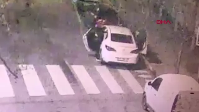 BEYLİKDÜZÜ'NDE EVDEN HIRSIZLIK YAPAN ŞÜPHELİ YAKALANDI BEYLİKDÜZÜ'NDE EVDEN HIRSIZLIK YAPAN ŞÜPHELİ YAKALANDI