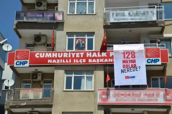 Son dakika haber | CHP Nazilli İlçe Başkanlığı'na asılan pankartı polis kaldırdı Son dakika haber | CHP Nazilli İlçe Başkanlığı'na asılan pankartı polis kaldırdı