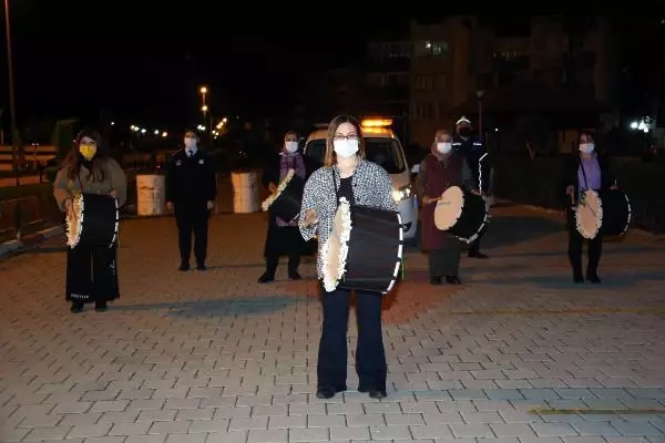 MERSİN ERDEMLİLERİ SAHURA, 33 KADINDAN OLUŞAN RİTİM GRUBU KALDIRIYOR MERSİN ERDEMLİLERİ SAHURA, 33 KADINDAN OLUŞAN RİTİM GRUBU KALDIRIYOR