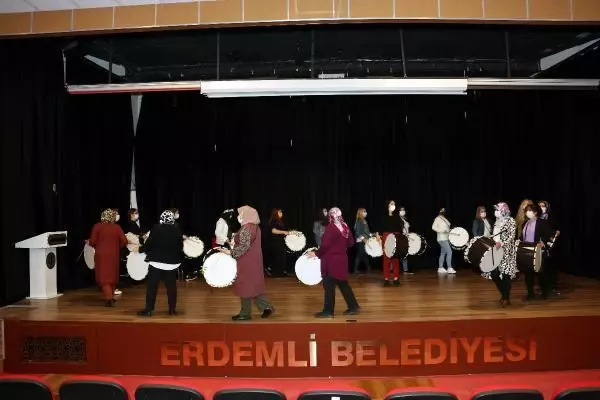 MERSİN ERDEMLİLERİ SAHURA, 33 KADINDAN OLUŞAN RİTİM GRUBU KALDIRIYOR MERSİN ERDEMLİLERİ SAHURA, 33 KADINDAN OLUŞAN RİTİM GRUBU KALDIRIYOR