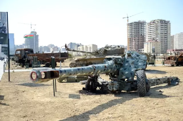 - Ermenistan ordusundan ele geçirilen askeri araçlar Askeri Ganimet Parkı'nda sergileniyor - Ermenistan ordusundan ele geçirilen askeri araçlar Askeri Ganimet Parkı'nda sergileniyor
