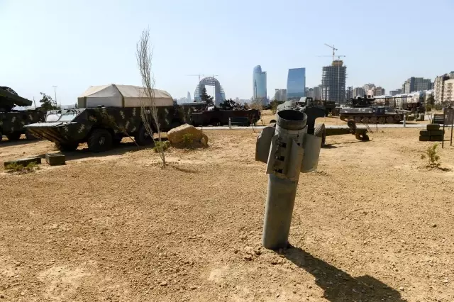 - Ermenistan ordusundan ele geçirilen askeri araçlar Askeri Ganimet Parkı'nda sergileniyor - Ermenistan ordusundan ele geçirilen askeri araçlar Askeri Ganimet Parkı'nda sergileniyor