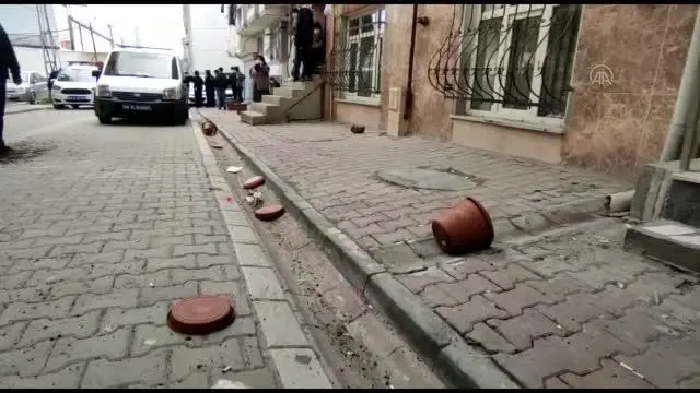 Esenyurt'ta, komşular arasında çıkan kavgada 5 kişi yaralandı Esenyurt'ta, komşular arasında çıkan kavgada 5 kişi yaralandı