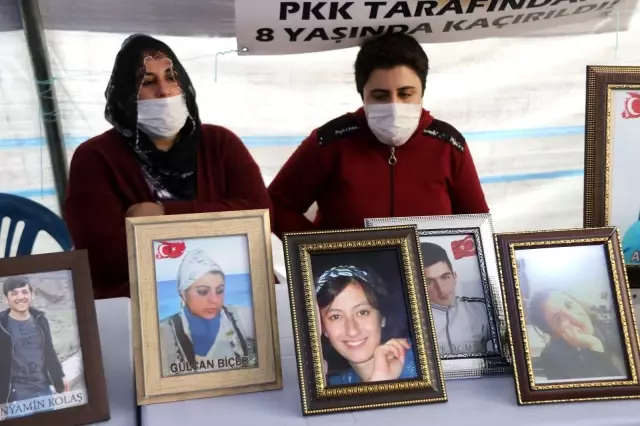 Evlat nöbetindeki annenin feryadı yürek dağladı Evlat nöbetindeki annenin feryadı yürek dağladı