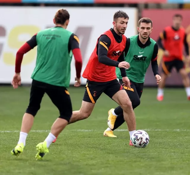 Galatasaray'da Arda ve Kerem takımla çalıştı Galatasaray'da Arda ve Kerem takımla çalıştı