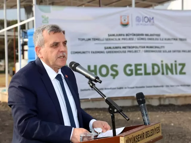 Güneş enerjisi ile yaş sebze ve meyveler kurutuluyor Güneş enerjisi ile yaş sebze ve meyveler kurutuluyor