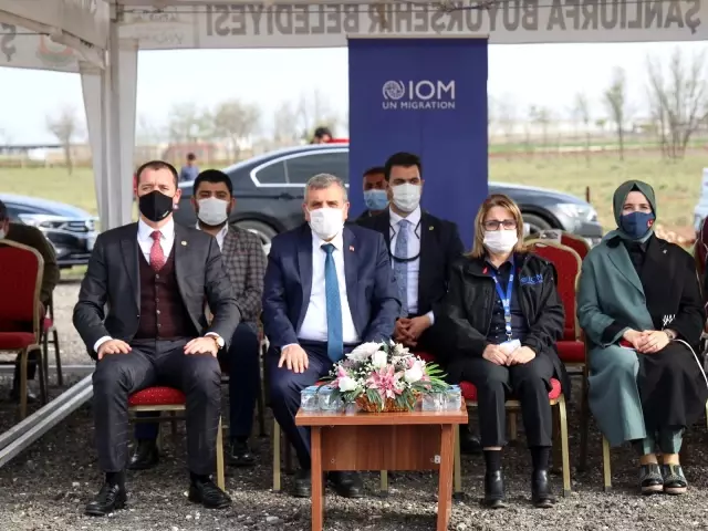 Güneş enerjisi ile yaş sebze ve meyveler kurutuluyor Güneş enerjisi ile yaş sebze ve meyveler kurutuluyor