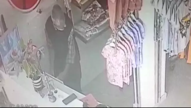 Güpegündüz geldi, kasayı soyup gitti Güpegündüz geldi, kasayı soyup gitti