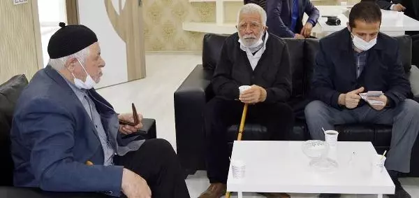 Ağrı'da huzurevinde kalan hayırsever cami inşaatına 5 bin lira bağış yaptı Ağrı'da huzurevinde kalan hayırsever cami inşaatına 5 bin lira bağış yaptı