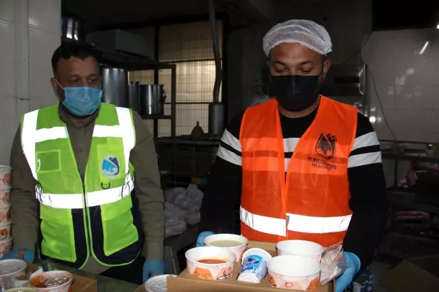 İftar sofraları Yunusemre'yle bereketleniyor İftar sofraları Yunusemre'yle bereketleniyor