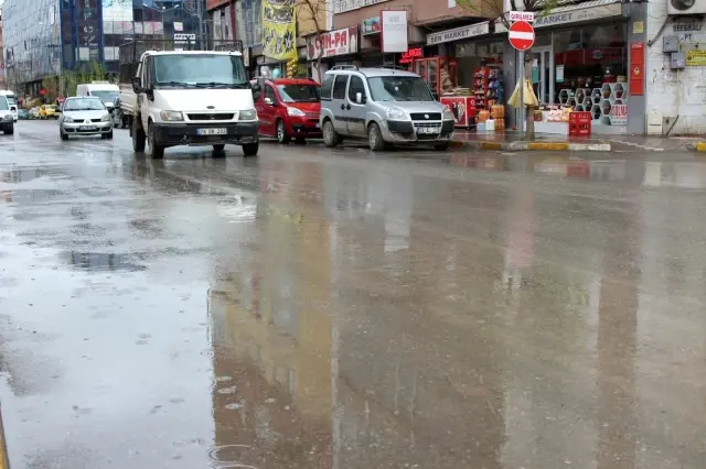 Iğdır'da 'Nisan Yağmurları' etkili oluyor Iğdır'da 'Nisan Yağmurları' etkili oluyor