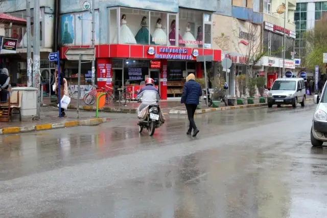 Iğdır'da 'Nisan Yağmurları' etkili oluyor Iğdır'da 'Nisan Yağmurları' etkili oluyor