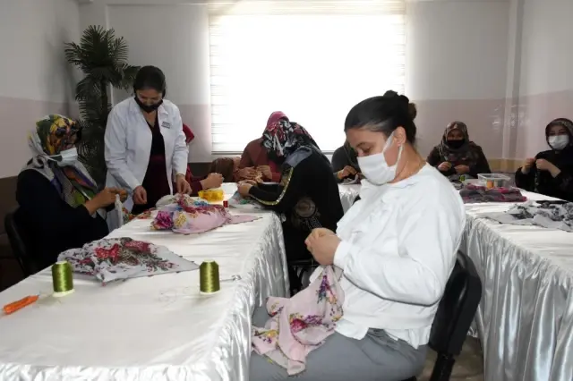 İğne oyası yaparak kanseri yendi İğne oyası yaparak kanseri yendi