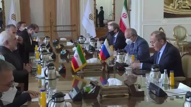Son dakika! İran Dışişleri Bakanı Zarif ile Rus mevkidaşı Lavrov Tahran'da nükleer anlaşmayı görüştü Son dakika! İran Dışişleri Bakanı Zarif ile Rus mevkidaşı Lavrov Tahran'da nükleer anlaşmayı görüştü