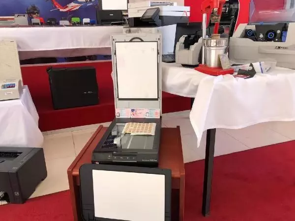 JANDARMADAN SAHTE PASAPORT OPERASYONU; PORTAKAL SIKACAĞINDAN MÜHÜR BASMA ALETİ YAPMIŞLAR JANDARMADAN SAHTE PASAPORT OPERASYONU; PORTAKAL SIKACAĞINDAN MÜHÜR BASMA ALETİ YAPMIŞLAR