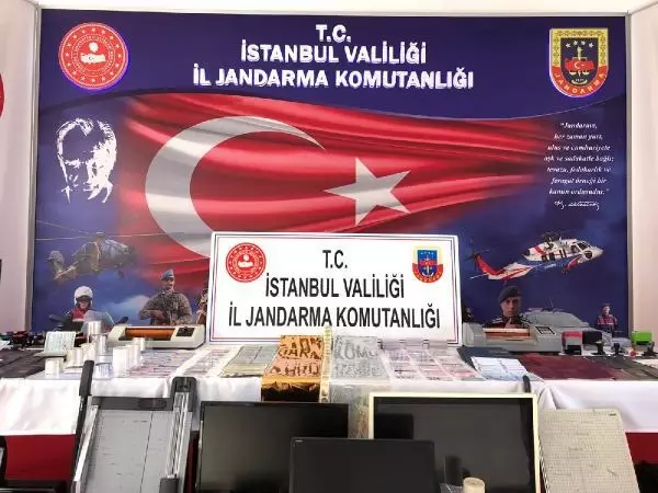 JANDARMADAN SAHTE PASAPORT OPERASYONU; PORTAKAL SIKACAĞINDAN MÜHÜR BASMA ALETİ YAPMIŞLAR JANDARMADAN SAHTE PASAPORT OPERASYONU; PORTAKAL SIKACAĞINDAN MÜHÜR BASMA ALETİ YAPMIŞLAR