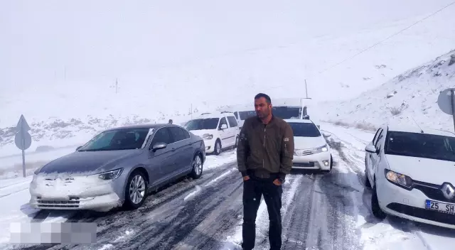 Kar yağışına hazırlıksız yakalanan onlarca araç mahsur kaldı Kar yağışına hazırlıksız yakalanan onlarca araç mahsur kaldı