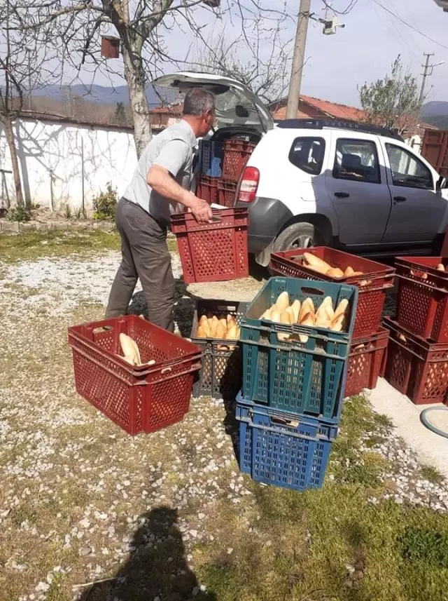 Karantinadaki Karabey köyüne ekmek yardımı