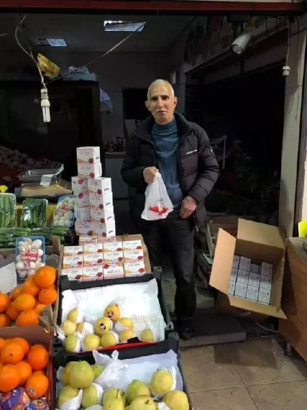 Kazada ölen esnafın veresiye defterindeki tüm borçlar, ailesi tarafından silindi Kazada ölen esnafın veresiye defterindeki tüm borçlar, ailesi tarafından silindi