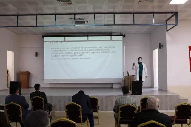 Lapseki'de muhtarlara Covid-19 bilgilendirmesi Lapseki'de muhtarlara Covid-19 bilgilendirmesi