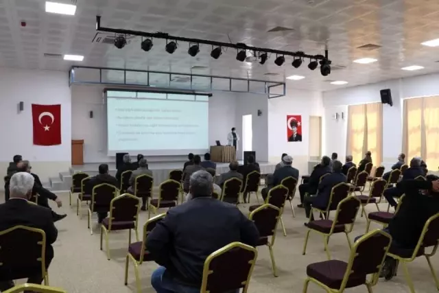 Lapseki'de muhtarlara Covid-19 bilgilendirmesi Lapseki'de muhtarlara Covid-19 bilgilendirmesi