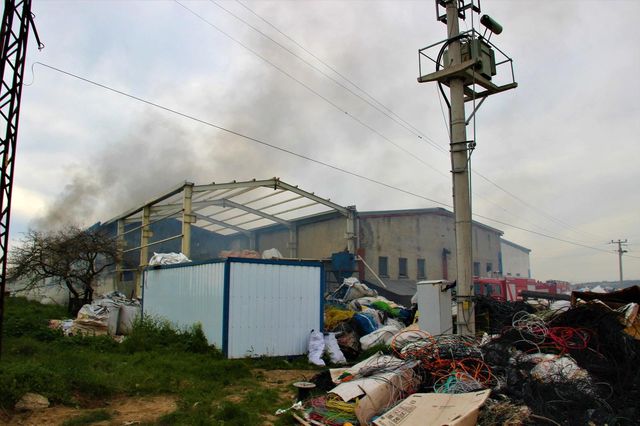 maden kimyasallari bulunan depo alevlere tesl 7 14064214 o