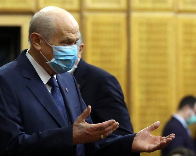 mhp lideri bahceli 104 amiralin imza attigi 3 14062751 o