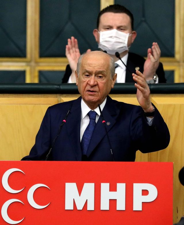 mhp lideri bahceli 104 amiralin imza attigi 4 14062751 o