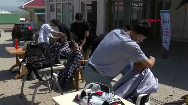 MUŞ İLK KEZ BERBERE TIRAŞ OLDULAR MUŞ İLK KEZ BERBERE TIRAŞ OLDULAR
