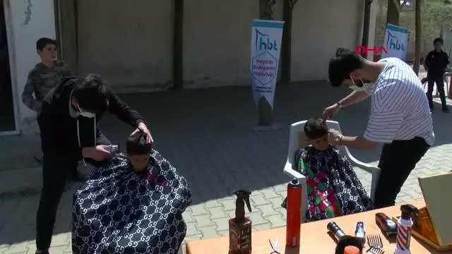 MUŞ İLK KEZ BERBERE TIRAŞ OLDULAR MUŞ İLK KEZ BERBERE TIRAŞ OLDULAR