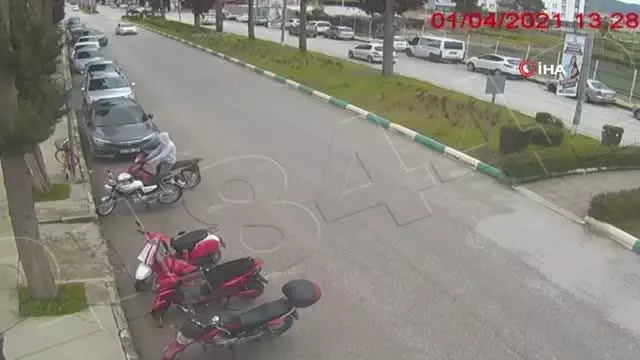Osmaniye'de 10 gün içerisinde 13 defa hırsızlık yapan zanlı önce kameralara sonra polise yakalandı Osmaniye'de 10 gün içerisinde 13 defa hırsızlık yapan zanlı önce kameralara sonra polise yakalandı
