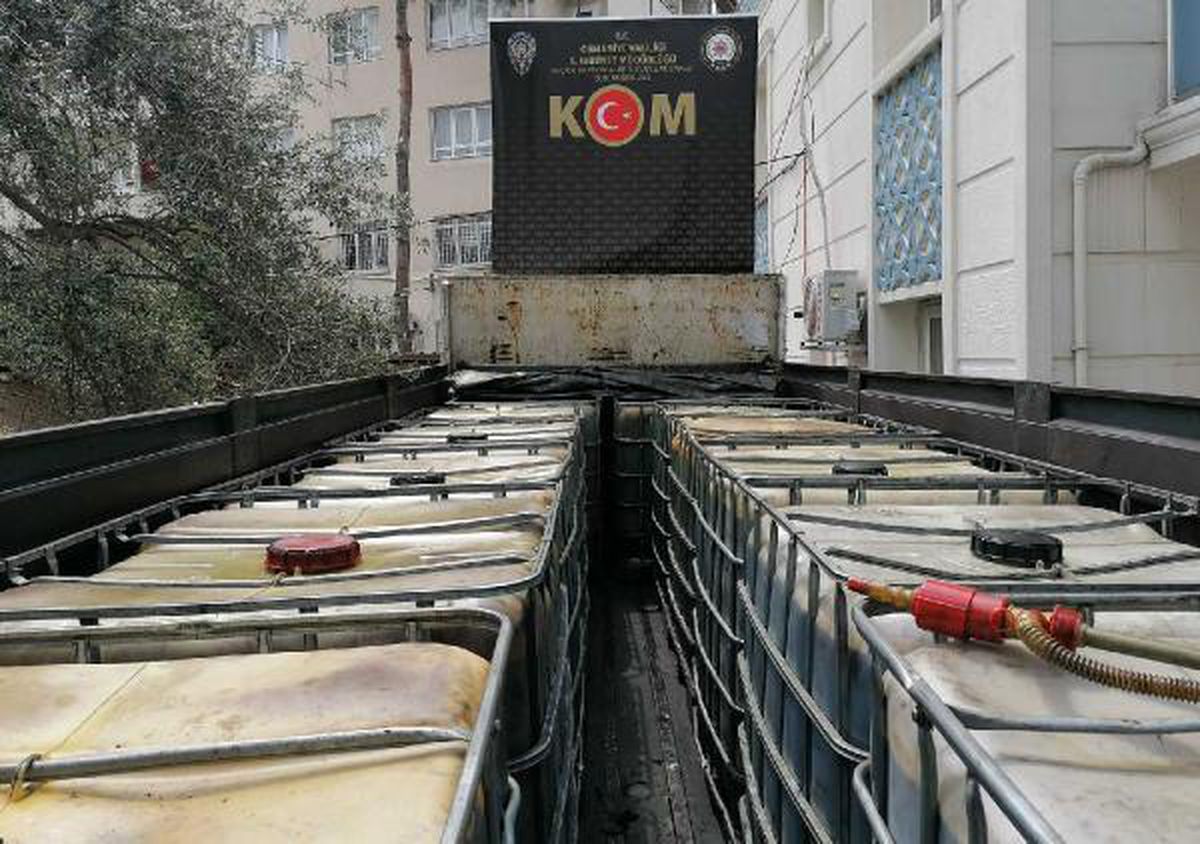 Osmaniye'de kaçak 12 bin litre akaryakıt ile 1280 paket sigara ele geçti
