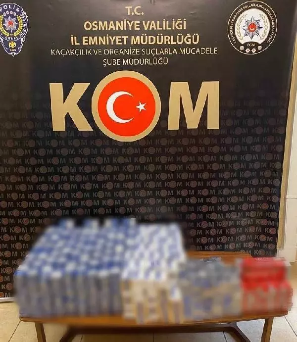 Osmaniye'de kaçak 12 bin litre akaryakıt ile 1280 paket sigara ele geçti Osmaniye'de kaçak 12 bin litre akaryakıt ile 1280 paket sigara ele geçti