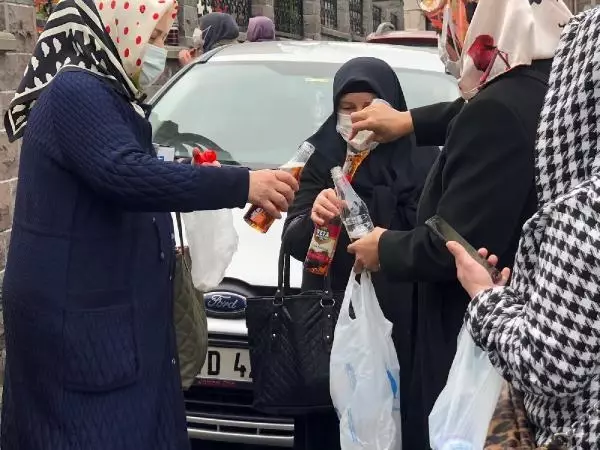Son dakika haberi: PANDEMİ NEDENİYLE KAPALI OLAN ORUÇBABA TÜRBESİ'NE ZİYARETÇİ AKINI Son dakika haberi: PANDEMİ NEDENİYLE KAPALI OLAN ORUÇBABA TÜRBESİ'NE ZİYARETÇİ AKINI