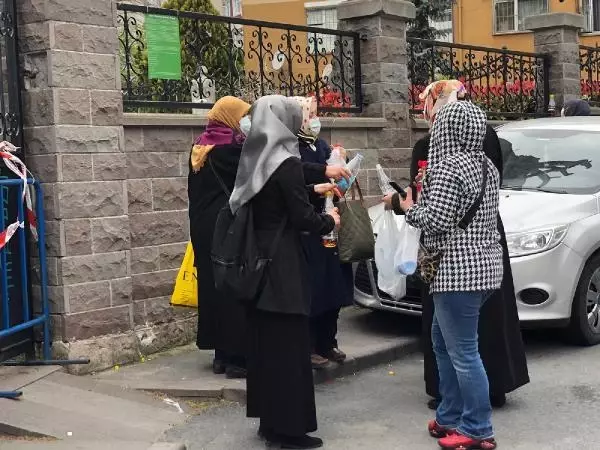 Son dakika haberi: PANDEMİ NEDENİYLE KAPALI OLAN ORUÇBABA TÜRBESİ'NE ZİYARETÇİ AKINI Son dakika haberi: PANDEMİ NEDENİYLE KAPALI OLAN ORUÇBABA TÜRBESİ'NE ZİYARETÇİ AKINI