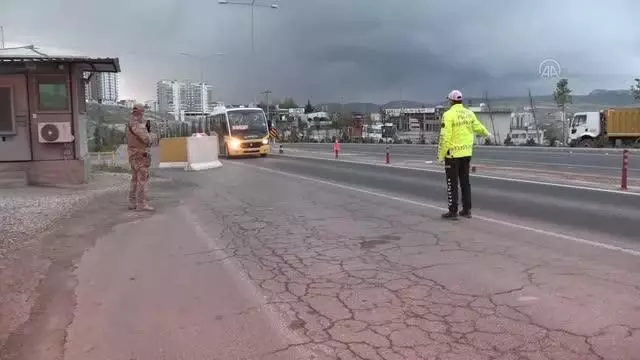 Son dakika haberleri... Polis ekipleri ilk iftarlarını görevlerinin başında açtı Son dakika haberleri... Polis ekipleri ilk iftarlarını görevlerinin başında açtı
