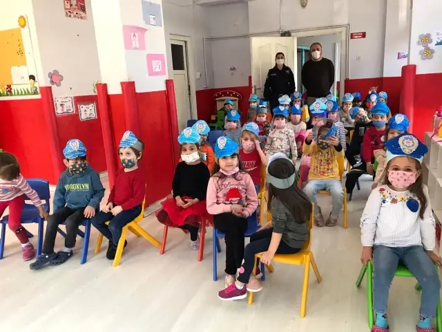 Son dakika haberleri: Polisten belediye çocuk kulübü öğrencilerine ziyaret Son dakika haberleri: Polisten belediye çocuk kulübü öğrencilerine ziyaret