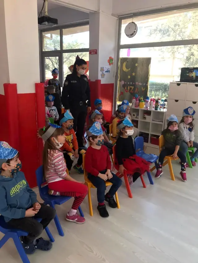 Son dakika haberleri: Polisten belediye çocuk kulübü öğrencilerine ziyaret Son dakika haberleri: Polisten belediye çocuk kulübü öğrencilerine ziyaret