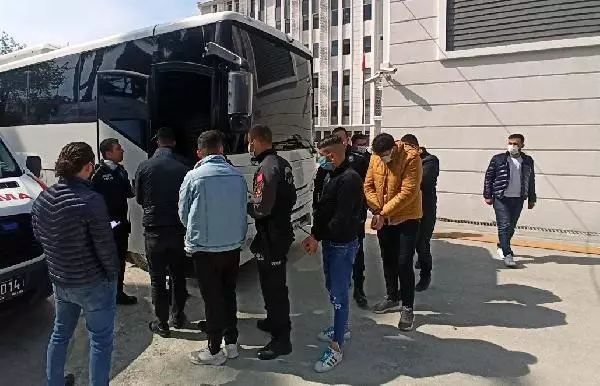MERSİN SAHTE BAHİS KUPONU İLE DOLANDIRICILIĞA 9 GÖZALTI MERSİN SAHTE BAHİS KUPONU İLE DOLANDIRICILIĞA 9 GÖZALTI