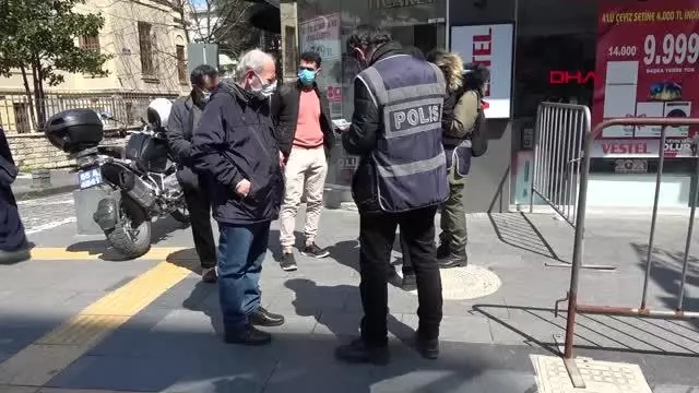 Son dakika haber! SAMSUN EN ÇOK VAKA GÖRÜLEN SAMSUN'DA SOKAKLARDA İNSAN YOĞUNLUĞU Son dakika haber! SAMSUN EN ÇOK VAKA GÖRÜLEN SAMSUN'DA SOKAKLARDA İNSAN YOĞUNLUĞU