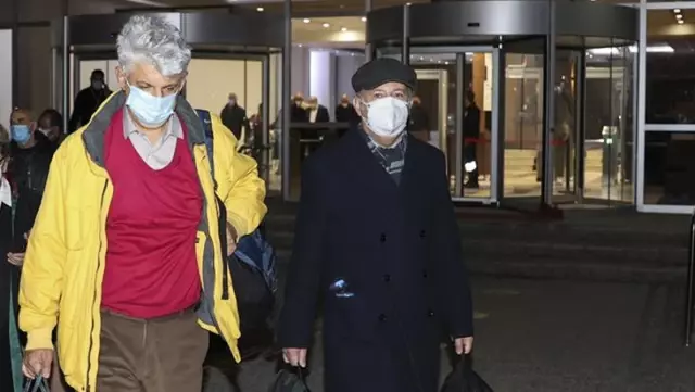 Serbest bırakılan amirallerden adliye çıkışı ilk açıklama: Tam bir iletişim kazası Serbest bırakılan amirallerden adliye çıkışı ilk açıklama: Tam bir iletişim kazası