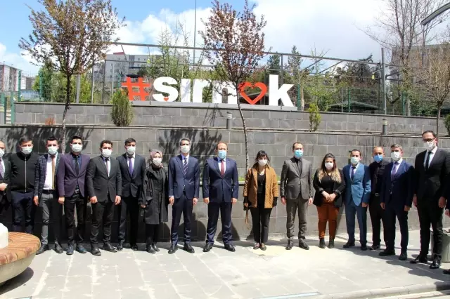 Son dakika haberi: Şırnak Valisi Pehlivan, Kovid-19 tedbirlerine uyan esnafa 'örnek işletme' belgesi verdi Son dakika haberi: Şırnak Valisi Pehlivan, Kovid-19 tedbirlerine uyan esnafa 'örnek işletme' belgesi verdi