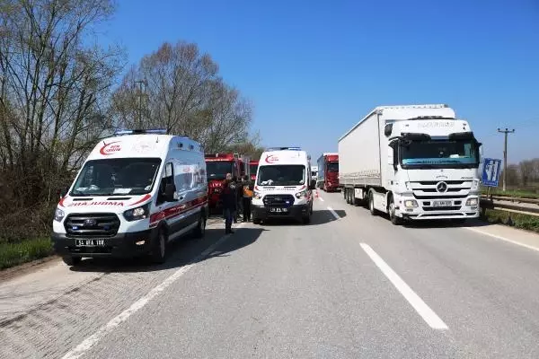 Tarlaya uçan araçta yaralandılar, kazanın şokuyla isimlerini hatırlamadılar Tarlaya uçan araçta yaralandılar, kazanın şokuyla isimlerini hatırlamadılar