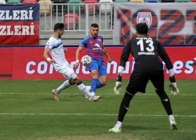 TFF 1. Lig: Altınordu: 0 Adana Demirspor: 1 (İlk Yarı) TFF 1. Lig: Altınordu: 0 Adana Demirspor: 1 (İlk Yarı)